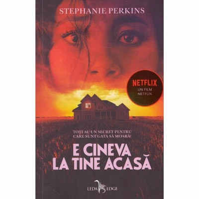 Stephanie Perkins - E cineva la tine acasa - 131627 foto