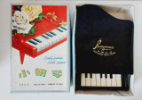 Pian chinezesc vechi de jucarie Baby Piano 8 keys, anii 70-80, China