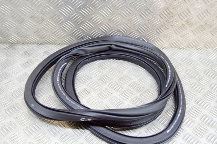 Garnitura ușă dreapta spate AUDI Q2 GA 2022 OEM: 81A833721A | 17837804