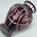 Vaza mica romaneasca cristal rosu rubin, veche, vintage