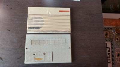 RADIO NEPTUN 1 ELECTRONICA , DOAR PARTILE LATERALE FATA -SPATE . foto