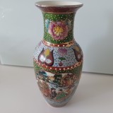 Vaza veche, din portelan, made in China, stare foarte buna