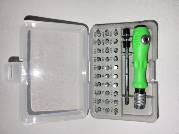 set 32 de piese - surubelnita si accesorii