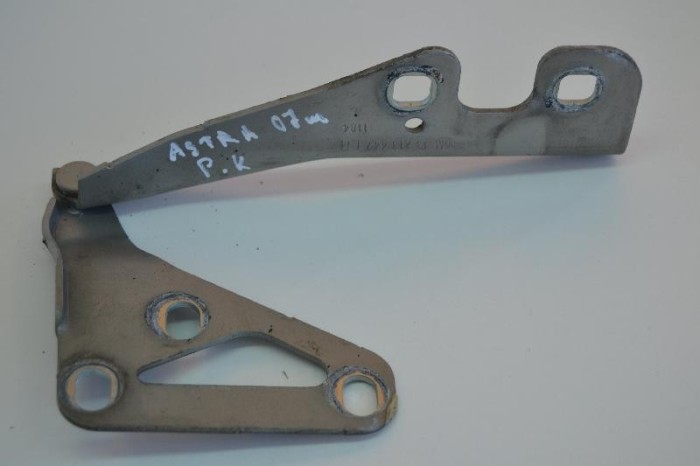 Balama capota st&acirc;nga față OPEL ASTRA H Estate L35 2007 1551655