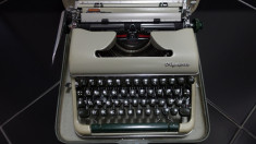Masina de scris Olympia SM4 - Perfecta - Gata pt inca 60 de ani foto