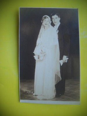 HOPCT RO 429 A FAMILIE/MIREASA LA NUNTA-FOTO LUVRU BUC-FOTOGRAFIE VECH-TIP CP-RO foto