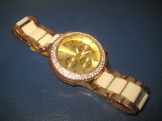 6356-Ceas vintage Vessica Carlyle quartz functional cupru aurit imitatie os.