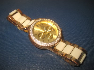 6356-Ceas vintage Vessica Carlyle quartz functional cupru aurit imitatie os. foto