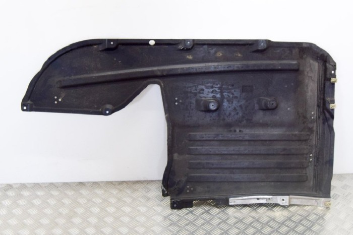 Alt scut motor BMW 3 G20, G28 2019 OEM: 7428178 | 11505316