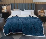 Patura Pufoasa 200x230cm Poliester/Microfibra/Fleece Uni/Dungi Crem/Roz/Negru/Alb/Gri/Albastru/Rosu/Antracit/Taupe/Galben/Verde/Maro/Bej