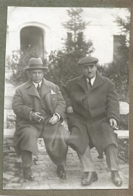 M1485N Octavian Goga și Sergiu Niță la Mănăstirea Curchi, Basarabia, 1926 foto