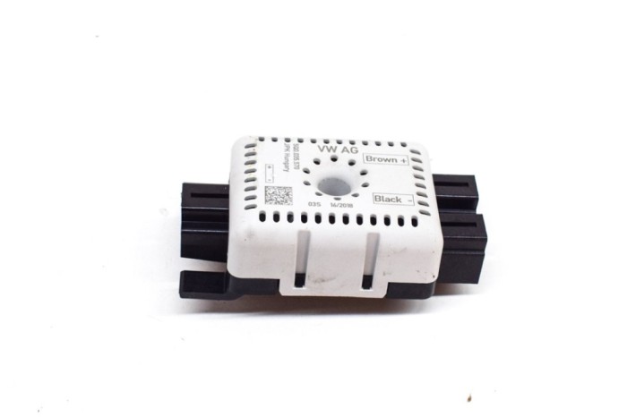 Amplificator de antena VW TIGUAN AD1 2018 OEM: 5Q0035570 20597580