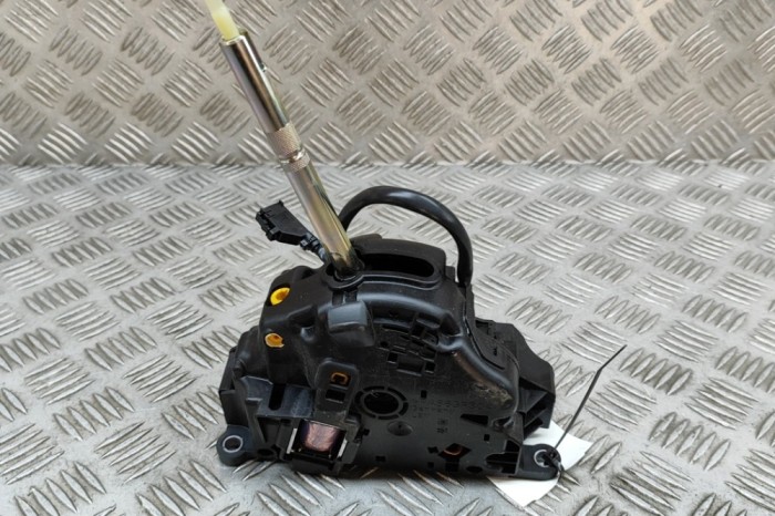 Timonerie cutie de viteze VW GOLF VII 5G1, BQ1, BE1, BE2 2016 OEM: Hatchback | 25703111