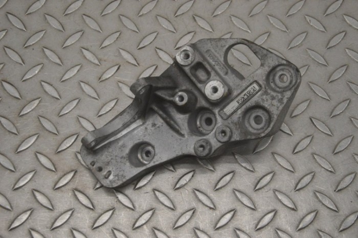 Suport pompa servodirecție MASERATI GHIBLI M157 2017 OEM: 326401 | 22925455