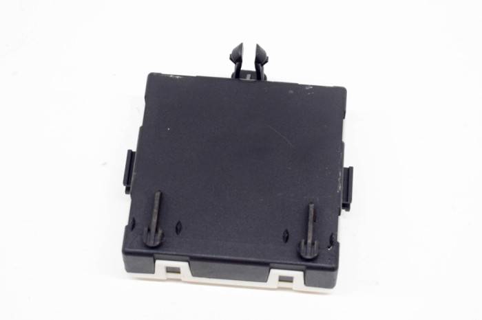 Modul de control ușă st&acirc;nga spate MERCEDES-BENZ GLC C253 2017 OEM: A2229001814,A2229023313,A2229015803,A2-C745-2870-8-00 | 14001684