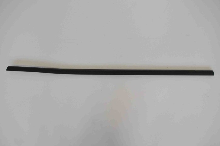 Chedar geam ușă dreapta spate VOLVO V70 III BW 2013 OEM: nera