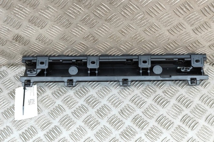 Suport prag lateral dreapta față BMW i4 G26 2023 OEM: 8737084 23808157