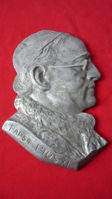 BASORELIEF PAPA PIUS XI foto