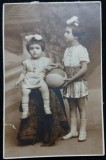 Fotografie tip Carte Postala, Doua fetite cu mingea, perioada interbelica