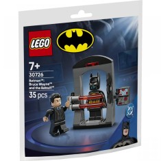 Batman&trade;: Bruce Wayne&trade; si Batcostumul