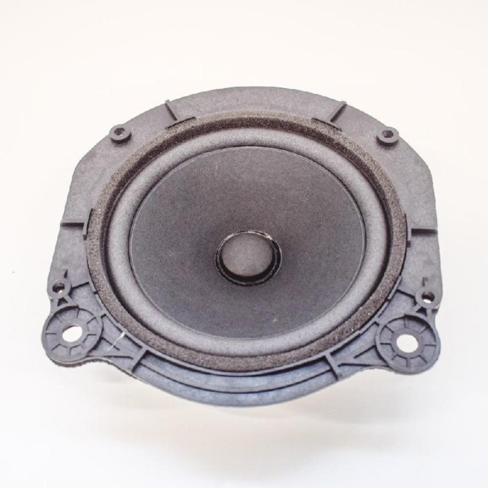 Difuzor ușă st&acirc;nga spate TESLA MODEL X 2016 OEM: 1000913-002,1050709-00-B 10016318
