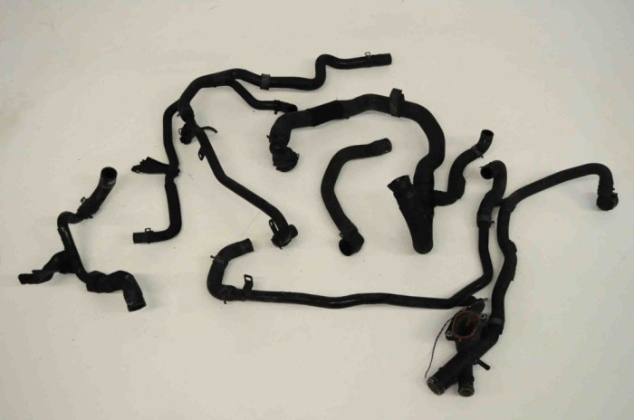 Furtun VW PASSAT B6 3C2 2009 OEM: 3C0121156BD,03L121132Q,03L122157,1J0972702,1K0122291BM