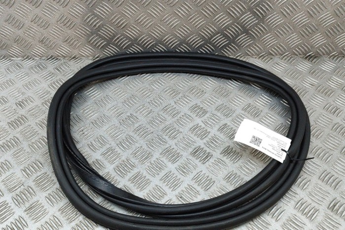 Garnitura ușă dreapta spate VOLVO S90 II 2021 OEM: 31108796 | 27637645