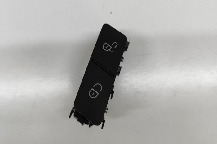 Comutator &icirc;nchidere centralizată MERCEDES-BENZ AMG GT C190 2016 OEM: A2049058402 | 31494501
