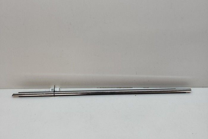 Chedar geam ușă st&acirc;nga față VW TOUAREG 7P5 2011 OEM: 7P0837475H 23068488