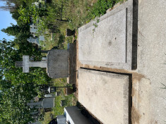 Vand loc de veci cu 2 morminte in cimitirul Damaroaia din Bucuresti foto