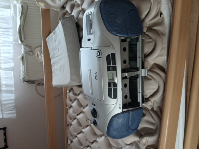 CD Player+Radio FM/AM LG