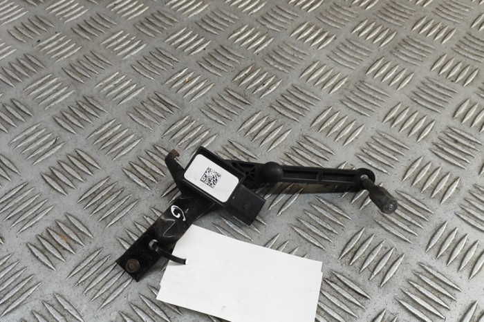 Senzor de nivel &icirc;nălțime dreapta spate AUDI Q4 Sportback F4N 2024 OEM: 5WA907127 | 31967147