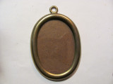 CY Rama foto bronz ovala cu geam / de agatat / d utile: 6 cm x 8,50 cm / Italia