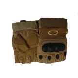 Cumpara ieftin Manusi tactice cu protectie militara fara degete, OAKLEY Half Finger maro