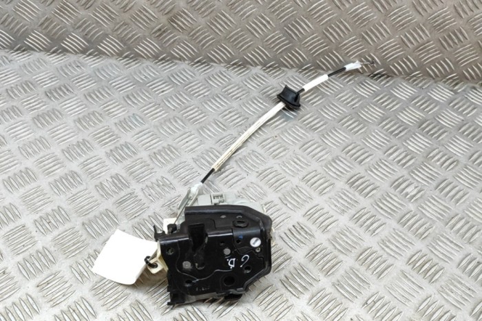 &Icirc;ncuietoare ușă dreapta spate AUDI Q5 8R 2016 OEM: 8K0839016F 22229768