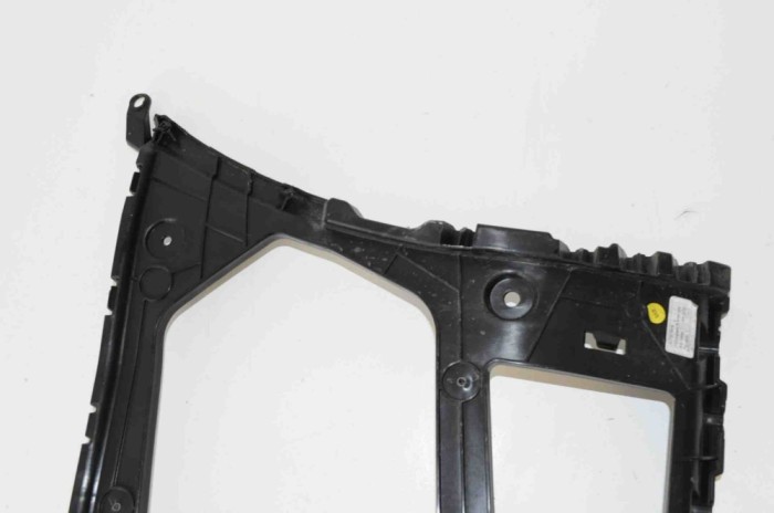 Suport bara de protecție dreapta spate AUDI Q7 4M 2016 2300915
