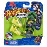 Set mini placa skateboard cu pantofi, Hot Wheels, HNG26
