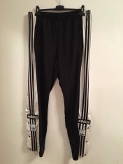 Pantaloni trening cu capse adidas foto