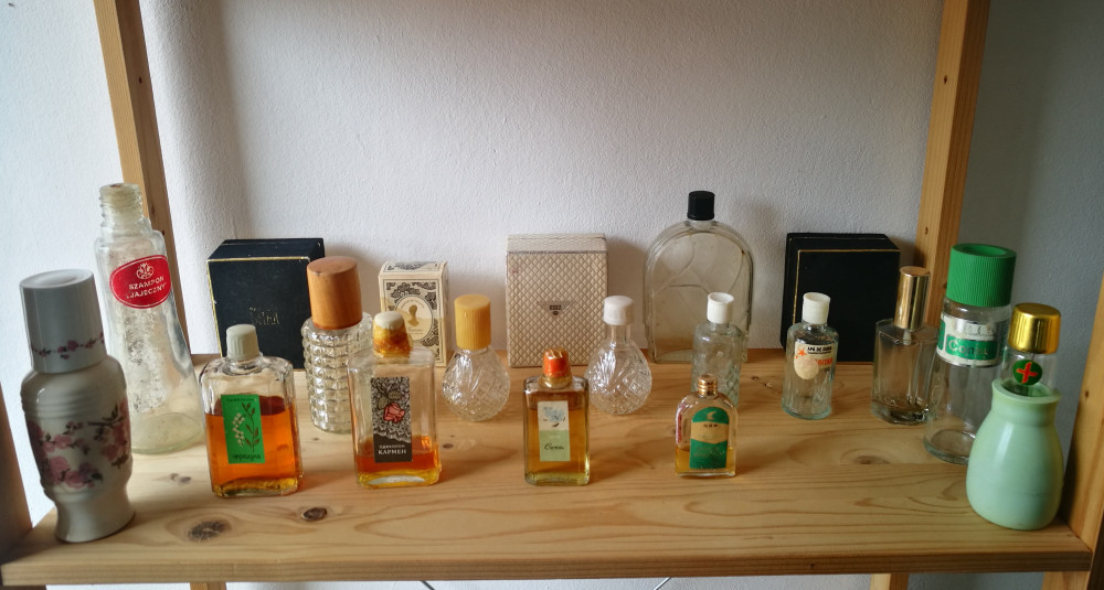Sticlute vechi de parfum romanesc. Sticle parfumuri romanesti de colectie!  | Okazii.ro