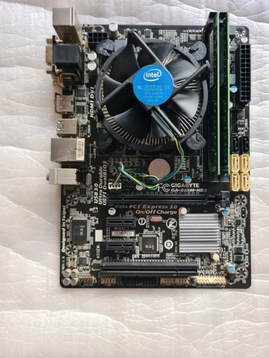 Kit Gigabyte B85M HD3 + i5 4460 + 8gb ddr3,cooler,shield socket LGA 1150