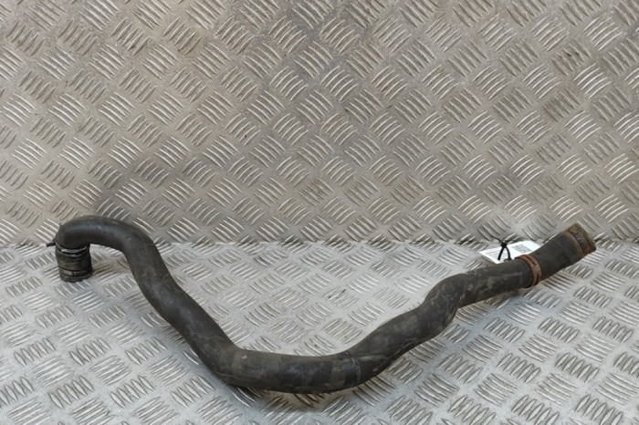 Furtun radiator răcire st&acirc;nga MERCEDES-BENZ CLA Coupe C117 2016 OEM: A2465010382 30318447