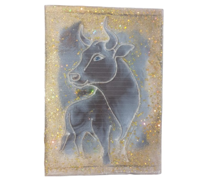 Tablou Taur &ndash; rășină epoxidică pe lemn, fir de l&acirc;nă, handmade, 30x20 cm