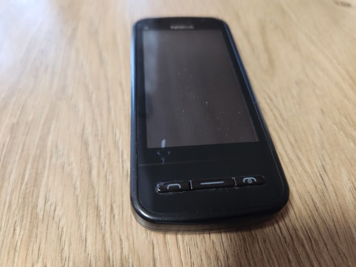 Telefon Nokia C6-00 folosit