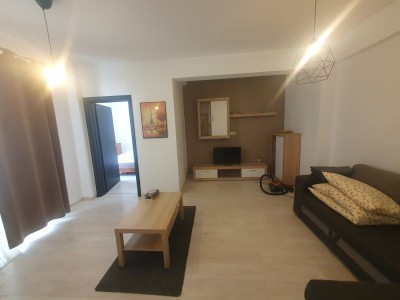 &amp;Icirc;nchiriere 3 camere in Otopeni foto