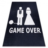 Covor lavabil BAMBINO 2104 &#039;Game over&#039; nunta, burlac, anti-alunecare - negru, 120x170 cm