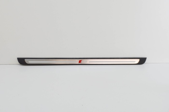 Ornament prag dreapta față AUDI A3 8V1, 8VK 2015 OEM: 8V3853491A 19939523