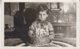 Fotografie Veche Copilas Tort, Anii 1960, 9x14cm, Colectie, Vintage, Raritate