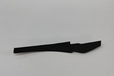 Ornament vertical parbriz st&amp;acirc;nga FORD KUGA III DFK 2024 OEM: LJ6B-S020A26-AC | 31201803 foto