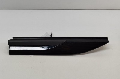 Emblema aripa dreapta LAND ROVER RANGE ROVER VELAR L560 2017 OEM: K8AM-280B10-AA | 23615571 foto