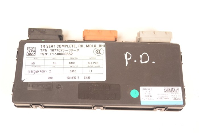 Unitate de control scaun dreapta față TESLA MODEL X 2017 OEM: 1077623-00-C 14899142